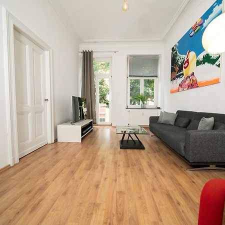 White 60 Qm Apartment - Zentral - Balkon - Messe Dusseldorf Exterior photo