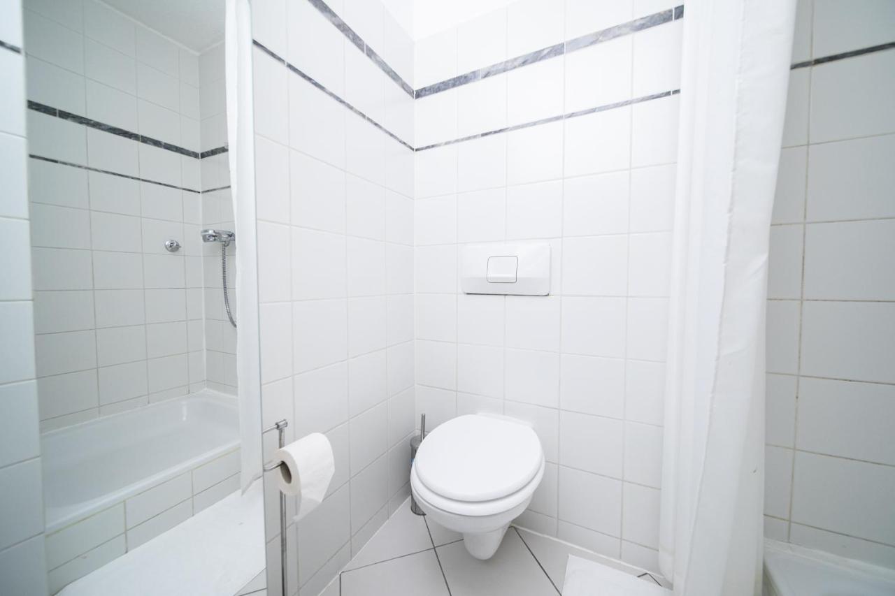 White 60 Qm Apartment - Zentral - Balkon - Messe Dusseldorf Exterior photo